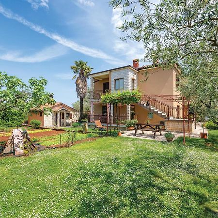 Stunning Apartment In Umag With Wifi エクステリア 写真