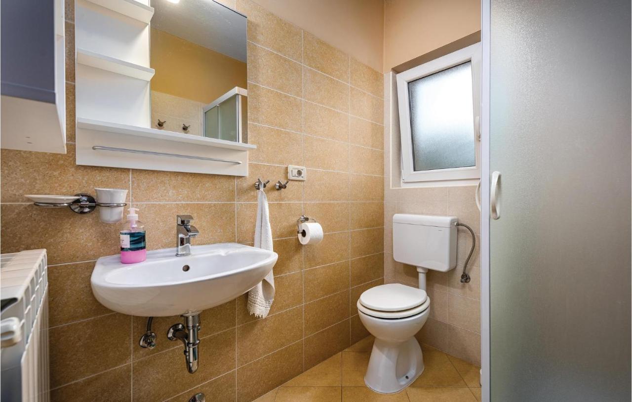 Stunning Apartment In Umag With Wifi エクステリア 写真