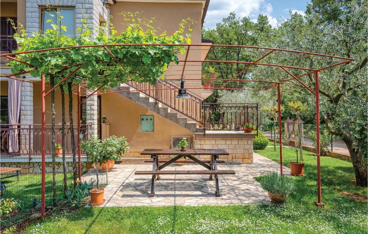 Stunning Apartment In Umag With Wifi エクステリア 写真