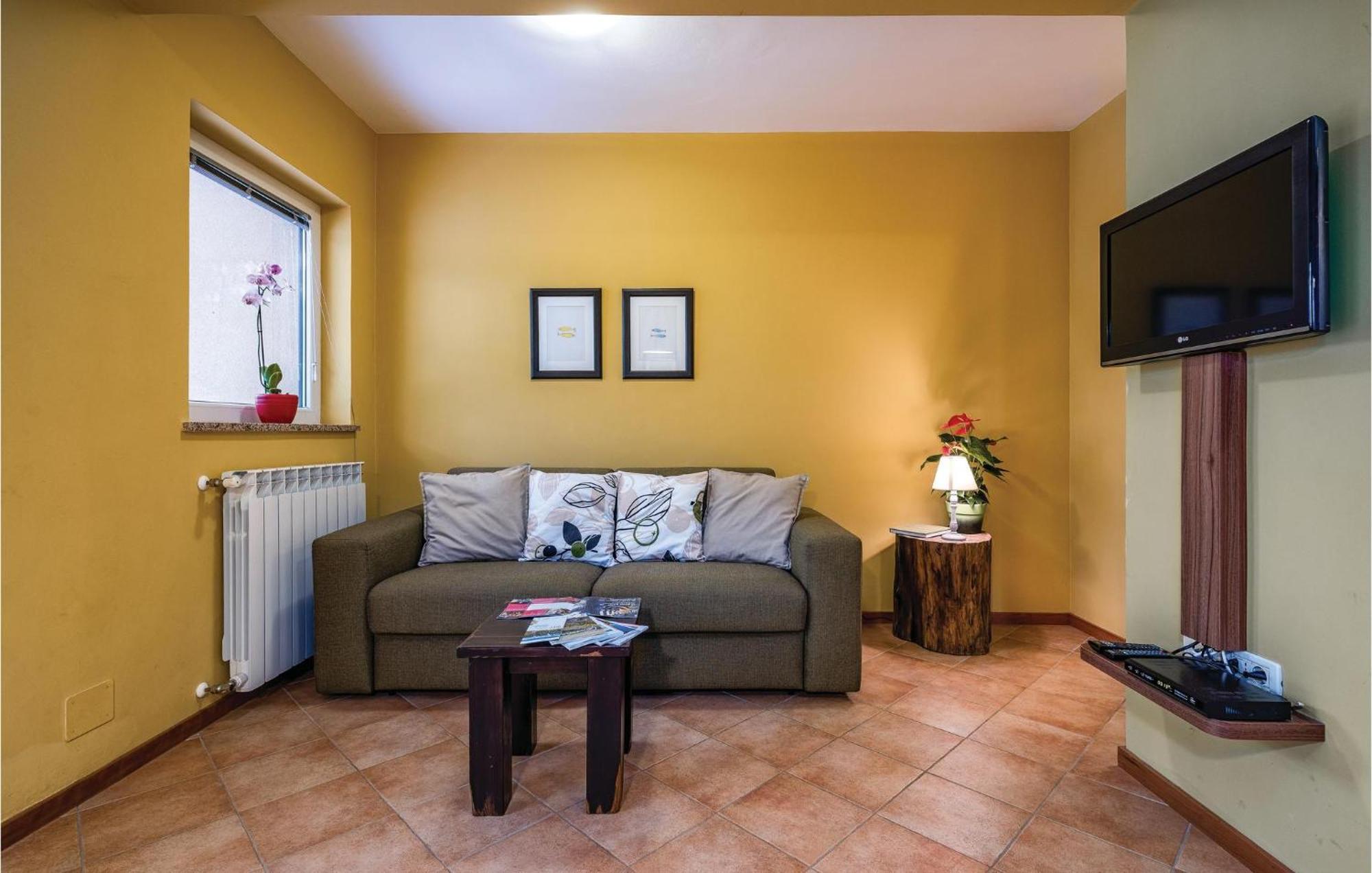 Stunning Apartment In Umag With Wifi エクステリア 写真