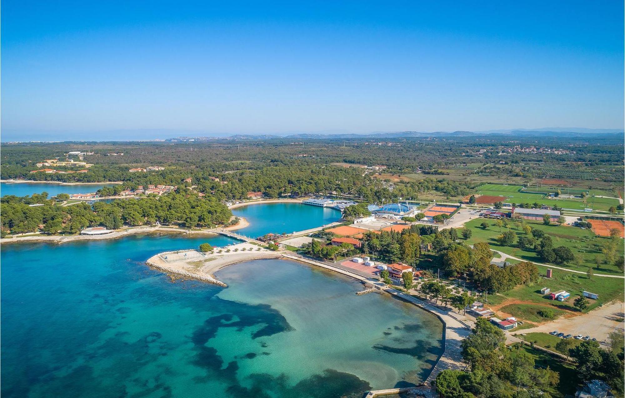 Stunning Apartment In Umag With Wifi エクステリア 写真