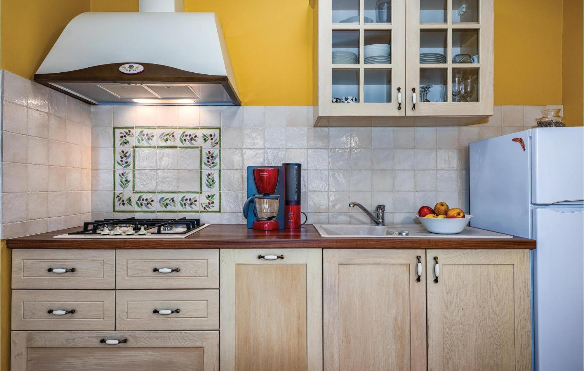 Stunning Apartment In Umag With Wifi エクステリア 写真